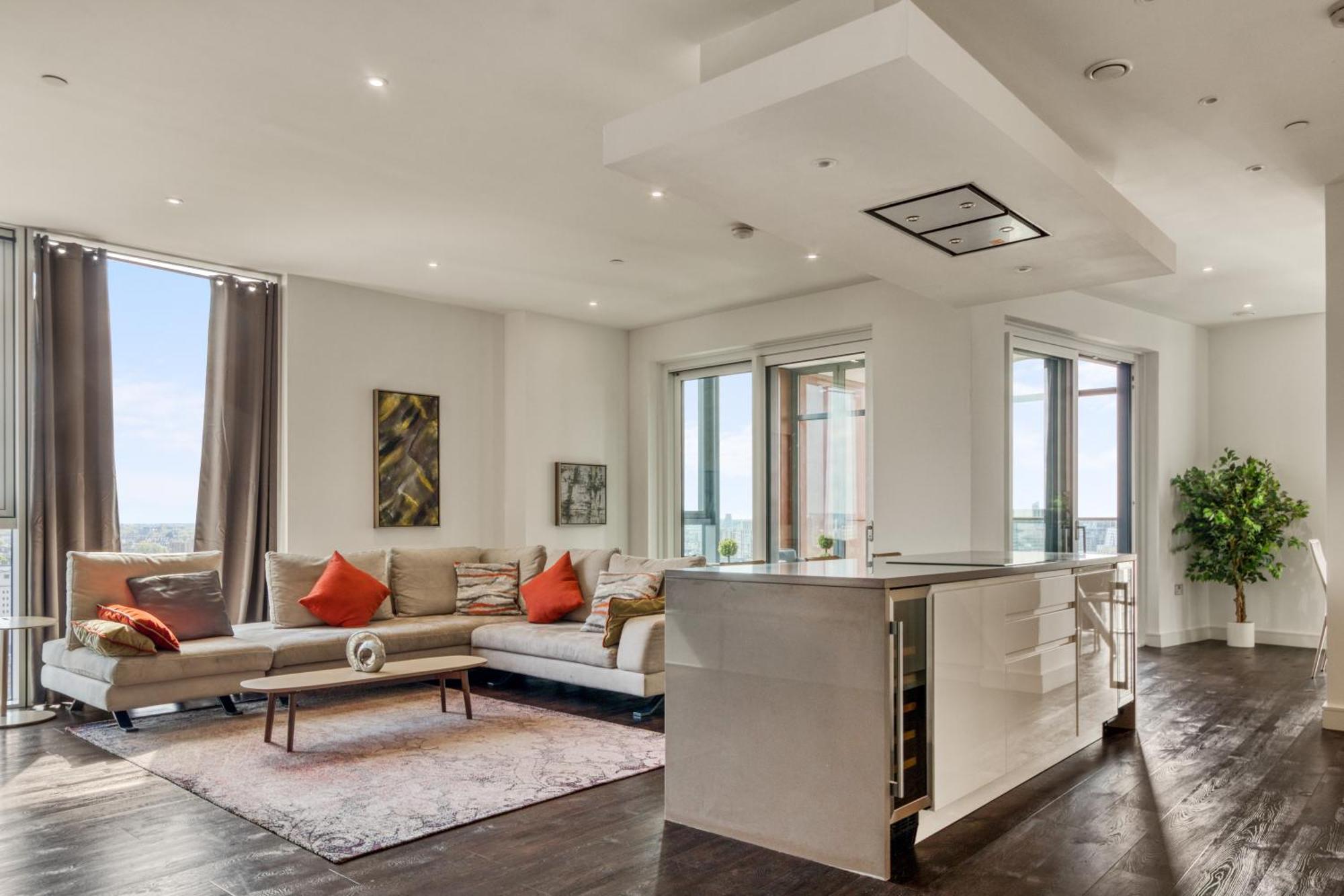 Stunning 360º View Luxurious Penthouse Apartment London Exterior photo