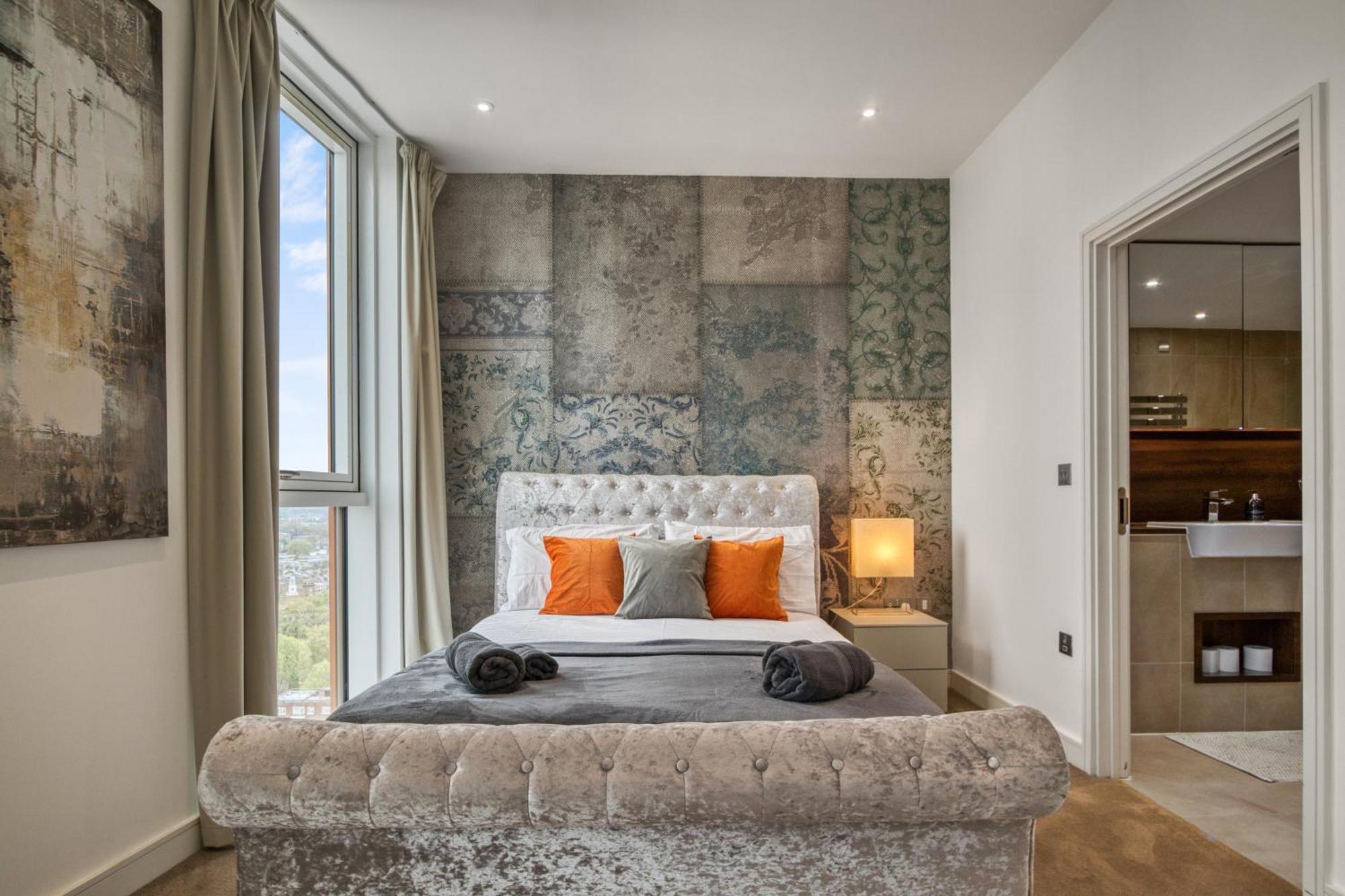 Stunning 360º View Luxurious Penthouse Apartment London Exterior photo
