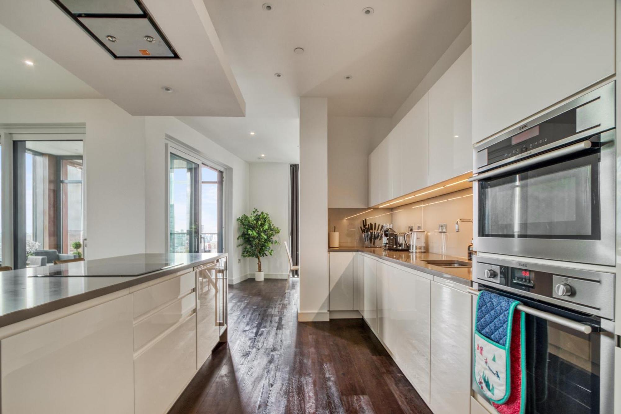 Stunning 360º View Luxurious Penthouse Apartment London Exterior photo