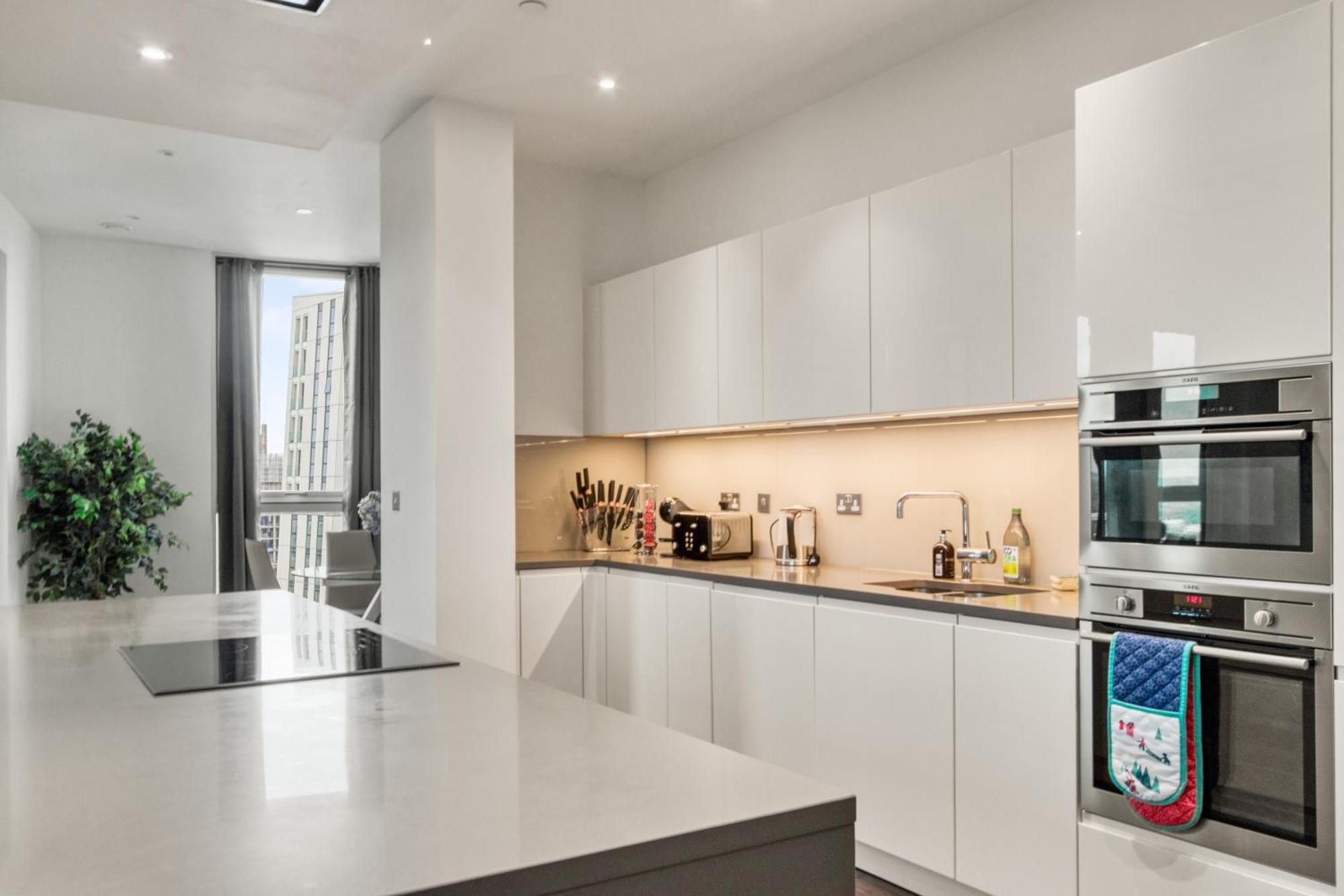 Stunning 360º View Luxurious Penthouse Apartment London Exterior photo